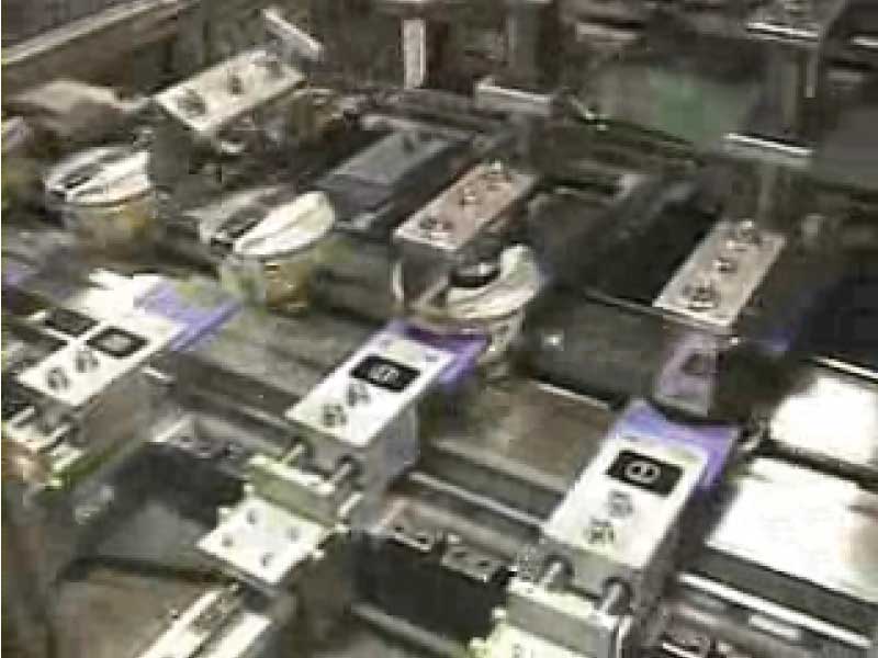 デザート容器ラベラー